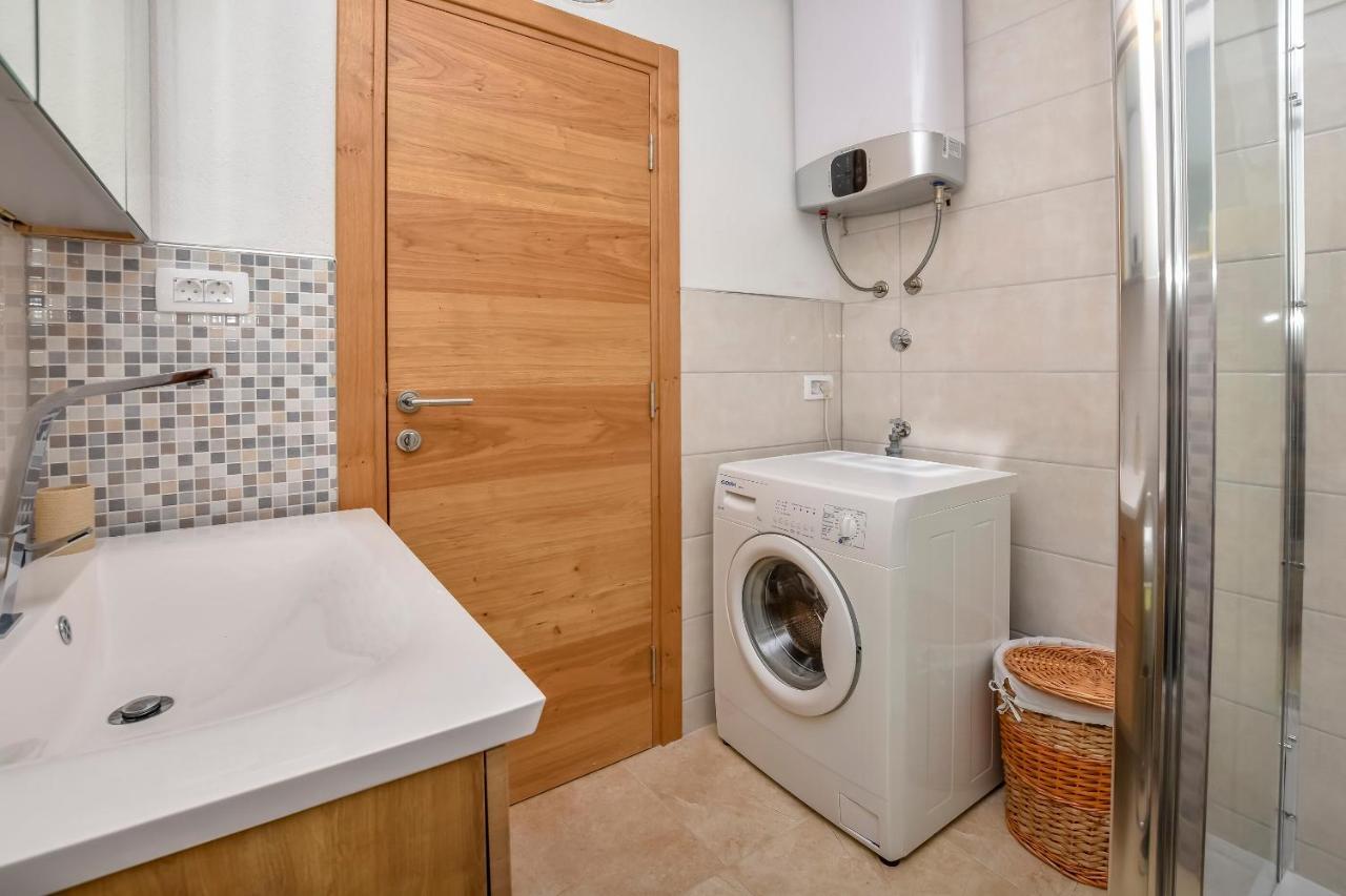 Apartments Jelena ロゴズニッツァ エクステリア 写真
