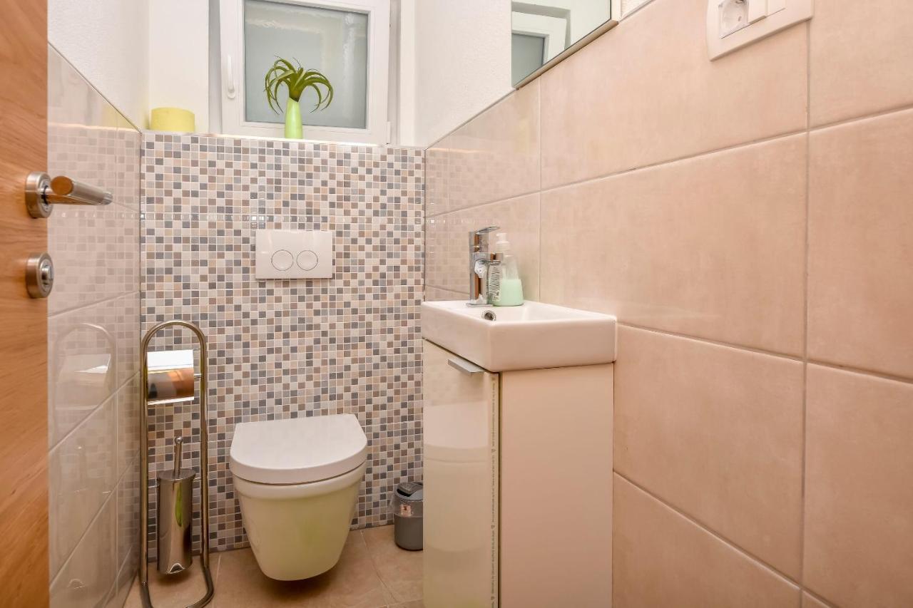 Apartments Jelena ロゴズニッツァ エクステリア 写真